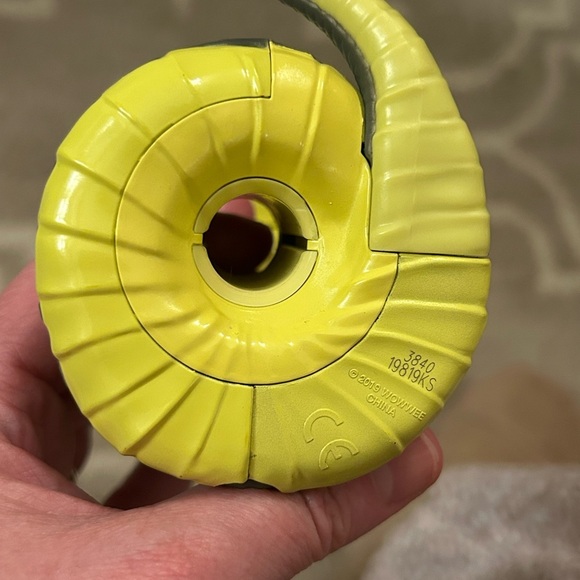 Cobra Fingerling Reptile Toy -  Green and Yellow - Picture 4 of 6